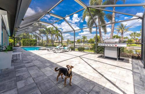 Tranquility Waterfront Villa with Pool & Dock - Photo 29