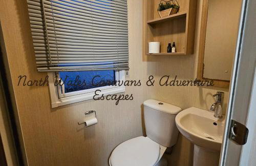 Rhyl Caravan with Veranda Egg Chairs & Garden - Foto 12