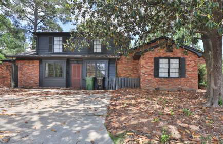 Group Getaway 6BR Near Fort Benning Huge Kitchen Private Yard - Foto 5