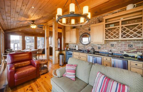 Luxurious Lakefront Paradise in Scottsboro with Dock - Foto 15