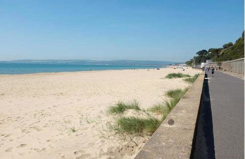 Canford Cliffs Apartment - Photo 22