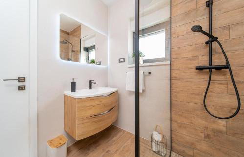 Luxury Villa Oriolus, heated pool, sauna, Split - Photo 38