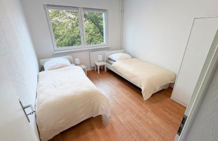 Monteurwohnungen mit TV, Internet, Parkplatz, Waschmaschine, Küche, Balkon, Restaurants und Supermarkt - Foto 15