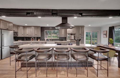 Private Indoor Pool Estate with Hot Tub - Foto 8