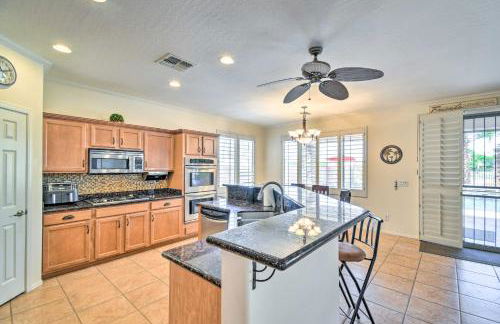 Pool, Game Room and Views! Laveen Village Getaway - Foto 13