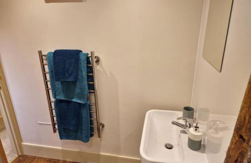 Central Gloucester Self-Catering Flat - A Hidden Gem - Foto 33