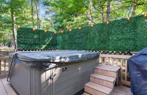 Cozy Retreat w Hot Tub Firepit & Grill near Bryce - Foto 12