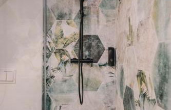 L'Amazone - Jungle Room avec Jacuzzi - Foto 10