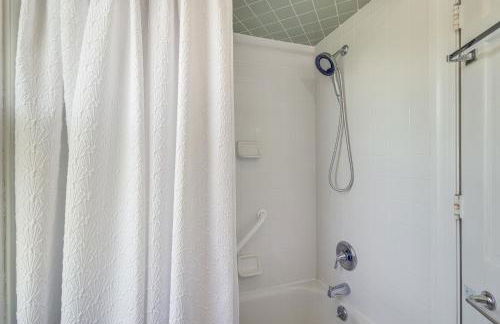 Pet-Friendly Home with Gazebo Minutes to Beach! - Foto 21