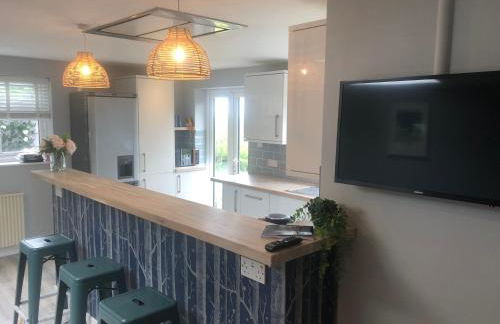 Detached, peaceful, spacious with easy access and very large garden - Foto 10