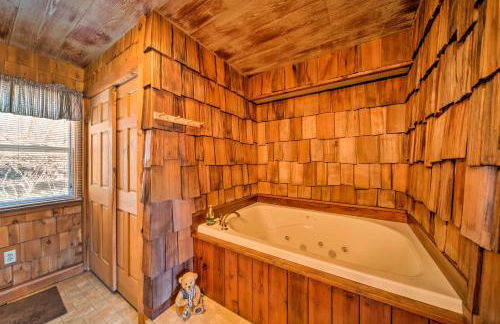 Secluded Spragueville Cabin by ATV Trails and River! - Foto 16