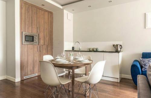 Urban Chic - One Bedroom Apartment - Luxury Warsaw Stays&Wronia118 - Foto 4