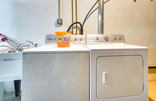 Cabin with Deck about 3 Mi to Apple Valley Lake! - Photo 21