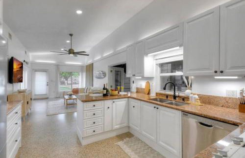 *NEW* The Surf Shack Jupiter! - Foto 12