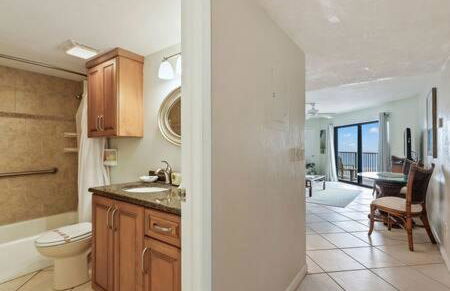 Ocean Views from Your Private Balcony! Sunglow Resort 704 by Brightwild - Foto 10