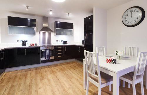 ShortstayMK Vizion apartments, with free superfast wi-fi, parking - Foto 116