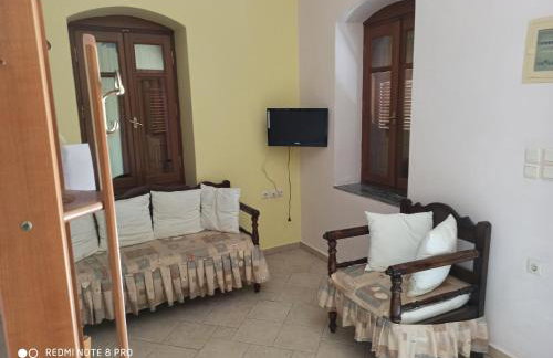 Giannis Gerakios apartments by climbing house - Photo 6