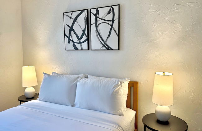 Updated Studio With Laundry Full Kitchen 36B - Photo 12