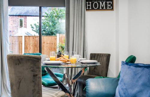 Great Location 2 Bedroom House in Nottingham, Private Garden, Fast Wi-Fi and Free Parking - Photo 44