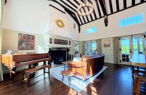 WOW New Spectacular Franconia Home - history - views - fire pit - hot tub - pool - grandeur - MUST SEE - Foto 27