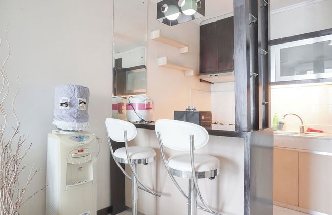 Elegant and Comfy 1BR with Extra Room Apartment at Bellagio Residence - Foto 6