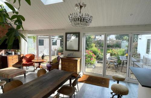 Cybil's Retreat - Renovated 2 bedroom house with enclosed garden - Photo 18