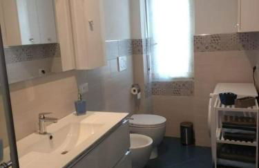 WELCOME RIVIERA - FIOCCO DI MARE elegante e moderno appartamento completamente rinnovato situato in una zona tranquilla -toll parking at 15 euro per day to be booked in advance -subject to availability - Foto 19