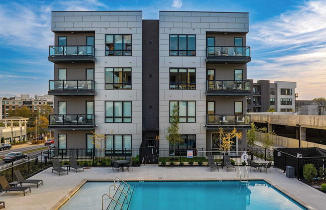 2 Modern Apartments in Heart of Midtown, Walkable Location Patio, Pool & Gym - Foto 43