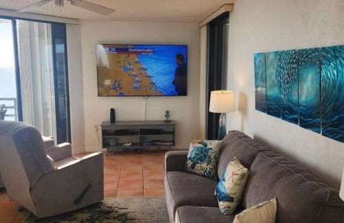 Coastline Penthouse Condo - Foto 3