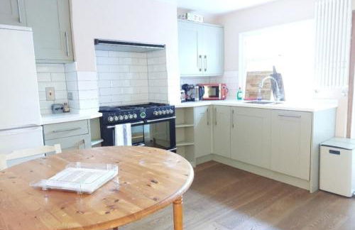 Lovely 2 bed cottage in Highgate, London - Photo 6