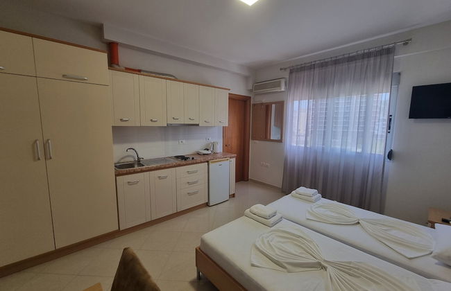 Thoma's K Studios - Photo 11