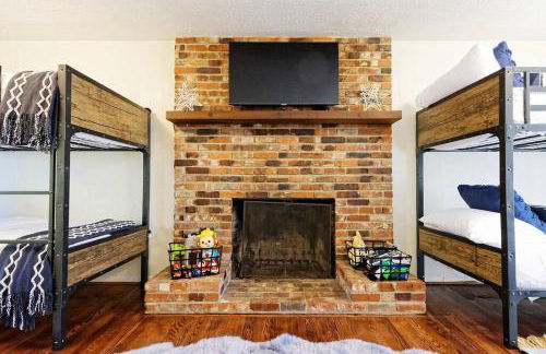 Stylish Lake Hs w/ hot tub: Walk to Blk Mtn Shops - Foto 48