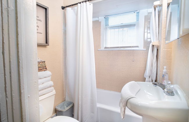 Cozy 2br/1ba Near Downtown Sleeps 8 - Foto 20