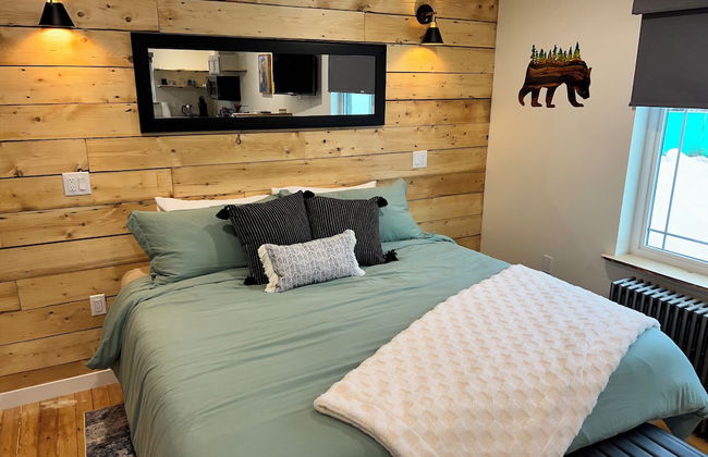 Dollhouse Downtown - Photo 4