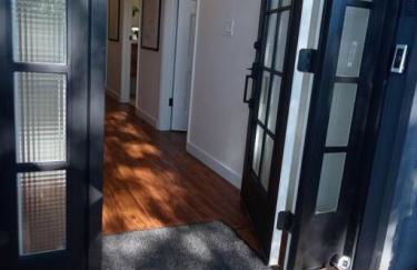 Zen Haus Garden Retreat, prime location, Luxe amenities - Photo 33