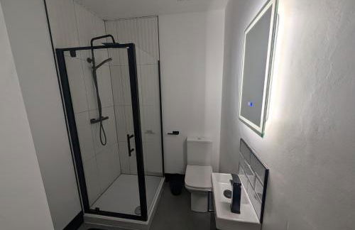 Swansea 5-Bed Family Home with Ensuite - Foto 7