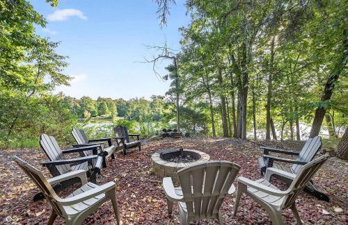 Lakefront Group Stay, Sleeps 19, Indoor Pool, Hot Tub, Arcades - Foto 4