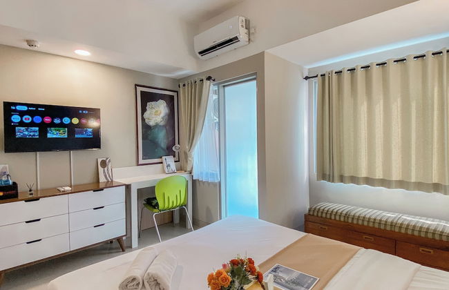 Best Place and Homey Studio Apartment LRT City Jatibening - Photo 2