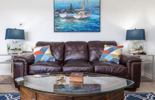 Natalie's Nook, Lake Hideaway near Downtown Fun! - Foto 11