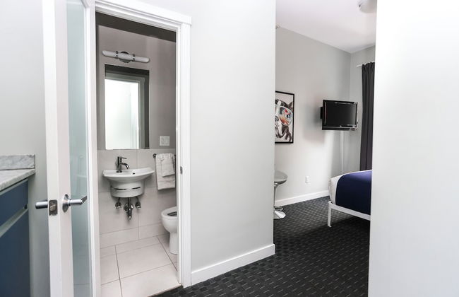 Maverick Suites at 245 Newbury St - Photo 30