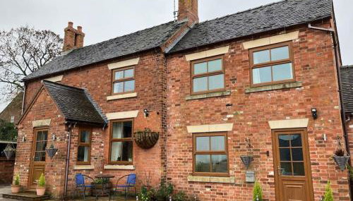 Woodbine Cottage-PART OF ALTON COTTAGES - Foto 4