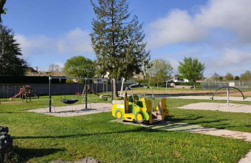 PETIT MAS COSY DU BORD DE LOIRE a 15 MM DU PARC LE PAL - Foto 36