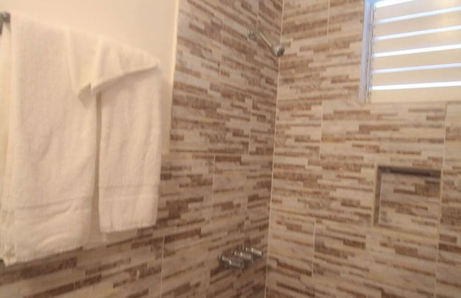 Kenwood Villa - Photo 18