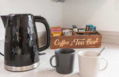 Runcorn Spacious Modern 3 bedroom House, 4 beds, On site Parking, Long stay deals - Foto 39