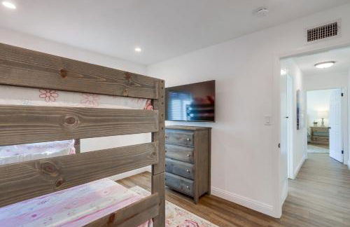 Beautiful Remodel 3 Bedroom 2 bathroom Home with Pool & Jacuzzi - Foto 8