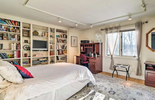 Peaceful Goshen Cottage with Screened Porch and Views! - Foto 17