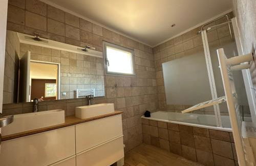 Maison paisible toute équipée, piscine chauffée - Foto 15