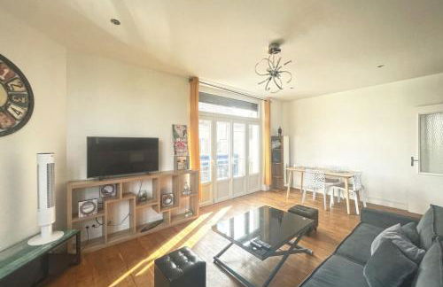 Fil de l'eau Grand T2 rénové - Commerces à pied - Foto 13