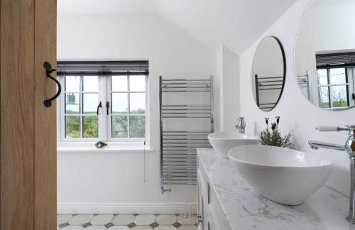 4-Bed Cottage - Pets with Garden & Wood Burner - Foto 21