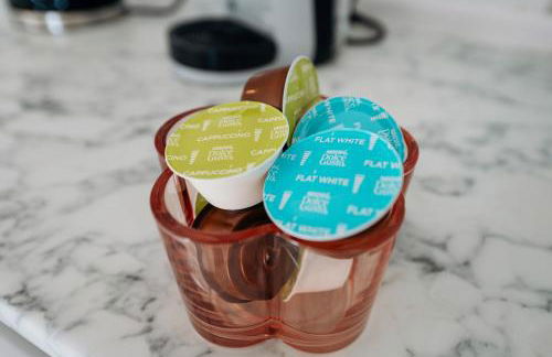 Sunny Seaside Paradise - Sleeps 5 - Photo 31